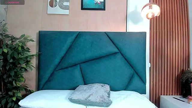 VictoriaHarriss online show from December 16, 2025, 12:32 pm