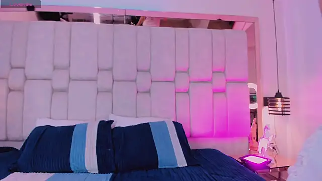 Snapshot of _GigiDoll_ chatting on September 20, 2025, 12:06 pm GigiDoll online show from September 20, 2025, 12:06 pm