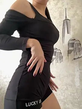 Snapshot of milka_catt chatting on September 23, 2025, 10:18 am milka catt online show from September 23, 2025, 10:18 am