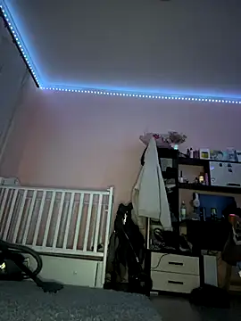 Snapshot of milka_catt chatting on October 7, 2025, 7:33 pm milka catt online show from October 7, 2025, 7:33 pm