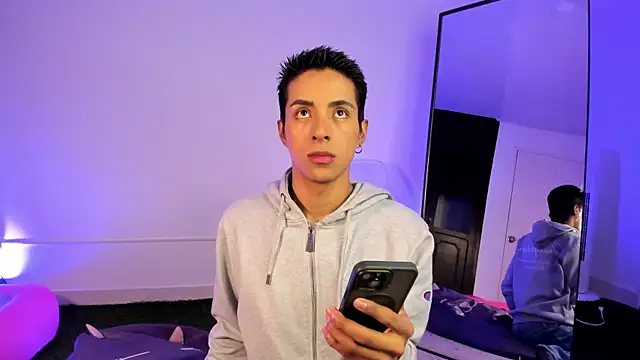 Snapshot of EstivenSallas chatting on September 22, 2025, 8:00 pm EstivenSallas online show from September 22, 2025, 8:00 pm