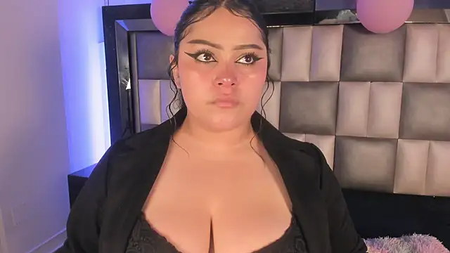 abbiecollins js online show from November 28, 2025, 3:53 am