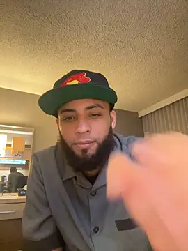 LeoPR00 online show from November 12, 2025, 11:25 pm