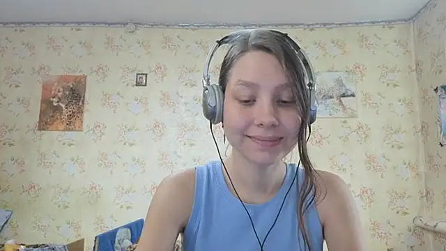 Snapshot of QutieDaSweet chatting on October 5, 2025, 6:34 am QutieDaSweet online show from October 5, 2025, 6:34 am