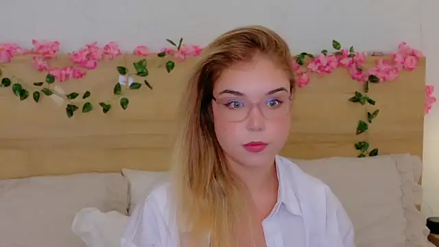 Lilith Bonheur online show from November 29, 2025, 10:24 pm