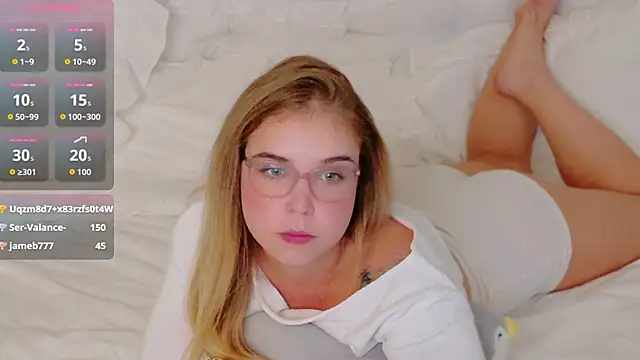 Lilith Bonheur online show from December 14, 2025, 5:18 pm