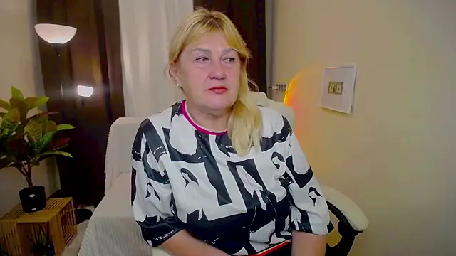 EmmaEllison online show from September 14, 2025, 12:04 pm