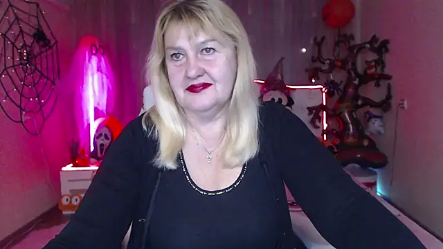 EmmaEllison online show from November 5, 2025, 7:30 am