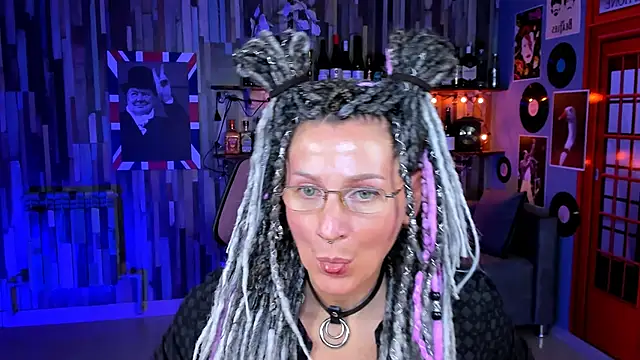 Snapshot of UmaSpace chatting on September 26, 2025, 1:15 pm UmaSpace online show from September 26, 2025, 1:15 pm