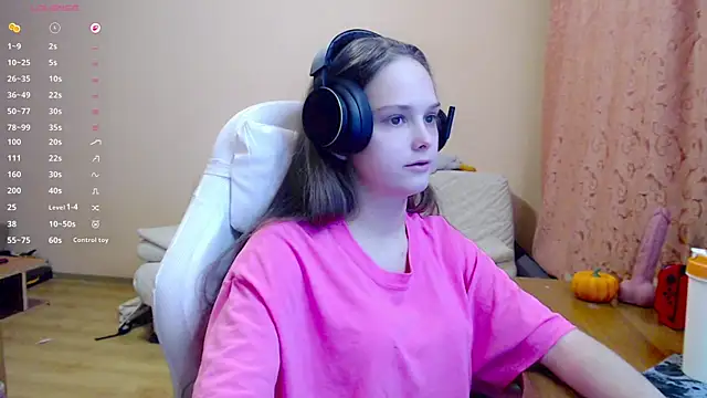 Snapshot of SharybbFace chatting on November 2, 2025, 3:14 pm SharybbFace online show from November 2, 2025, 3:14 pm