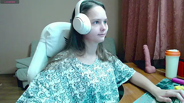 Snapshot of SharybbFace chatting on November 7, 2025, 3:12 pm SharybbFace online show from November 7, 2025, 3:12 pm