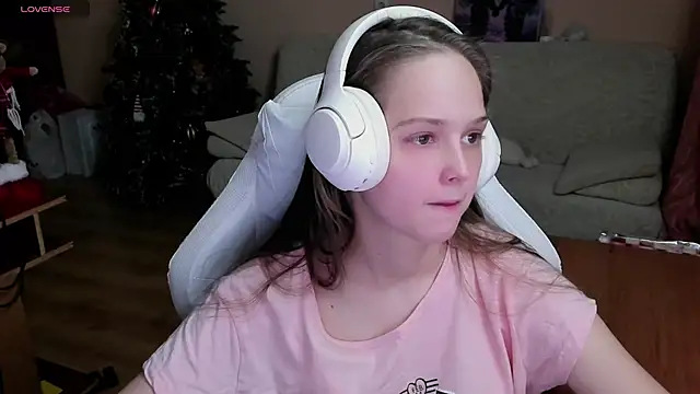 Snapshot of SharybbFace chatting on November 22, 2025, 3:22 pm SharybbFace online show from November 22, 2025, 3:22 pm