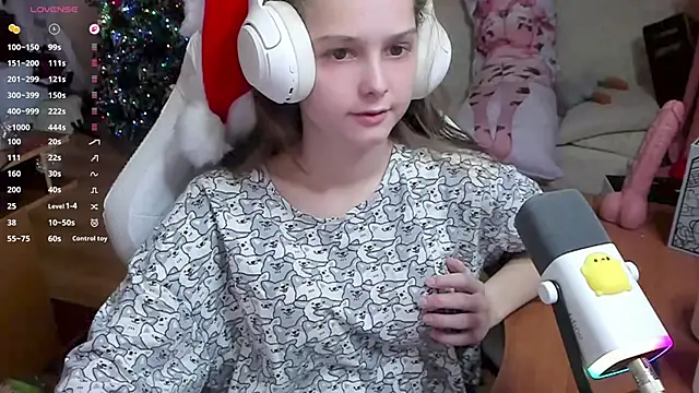 Snapshot of SharybbFace chatting on December 15, 2025, 3:16 pm SharybbFace online show from December 15, 2025, 3:16 pm