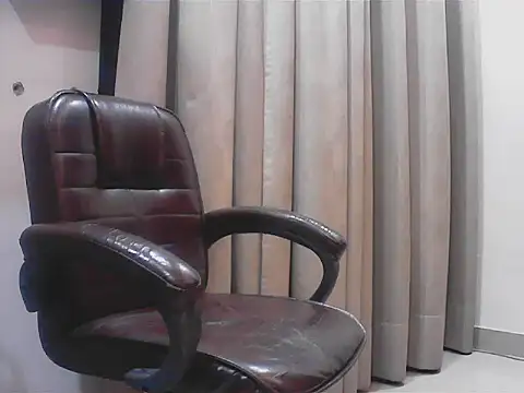 Snapshot of short_girl_ chatting on September 25, 2025, 8:12 pm short girl  online show from September 25, 2025, 8:12 pm