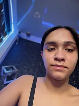 Snapshot of Isabella-Teen chatting on November 3, 2025, 2:24 am Isabella-Teen online show from November 3, 2025, 2:24 am