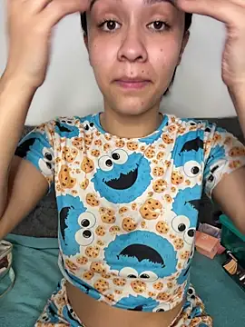 Snapshot of Isabella-Teen chatting on December 14, 2025, 2:06 am Isabella-Teen online show from December 14, 2025, 2:06 am