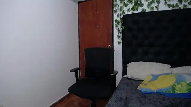 isabel 09 online show from October 23, 2025, 3:33 pm