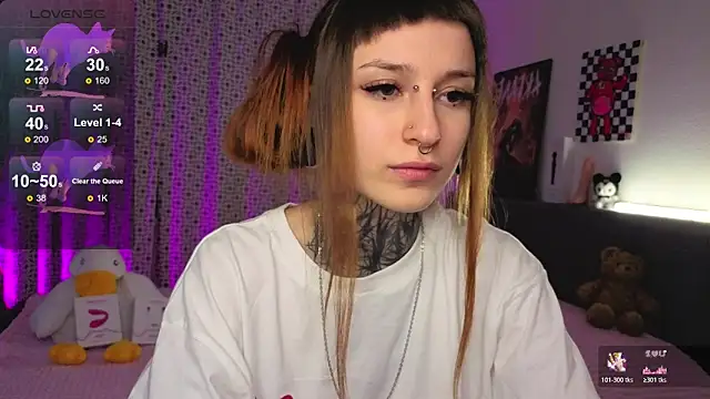 LilithPoison online show from November 1, 2025, 6:10 pm