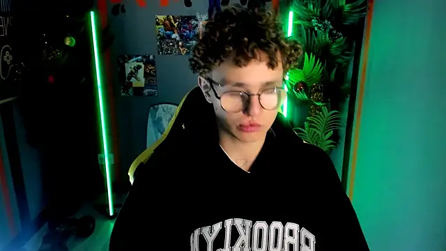 NathanCurl online show from December 21, 2025, 10:33 am