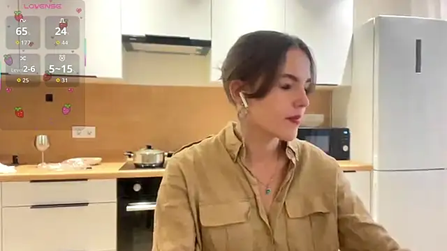 Snapshot of FavorLeila chatting on September 24, 2025, 1:14 pm FavorLeila online show from September 24, 2025, 1:14 pm