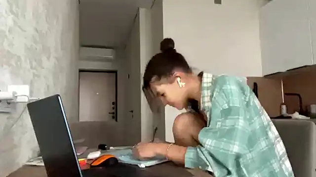 Snapshot of FavorLeila chatting on September 28, 2025, 1:16 pm FavorLeila online show from September 28, 2025, 1:16 pm