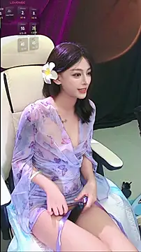 Snapshot of lulu5211 chatting on October 16, 2025, 11:55 am lulu5211 online show from October 16, 2025, 11:55 am