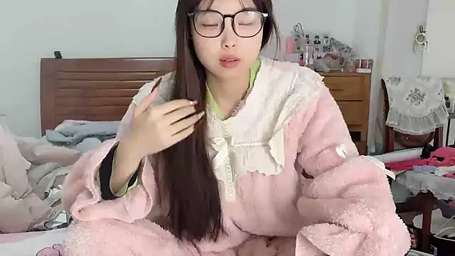 Akong11 online show from December 14, 2025, 3:12 am