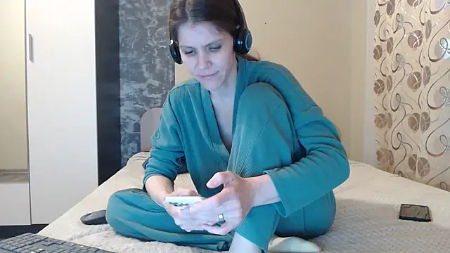 Snapshot of AdeleInfinity chatting on October 7, 2025, 12:57 pm AdeleInfinity online show from October 7, 2025, 12:57 pm