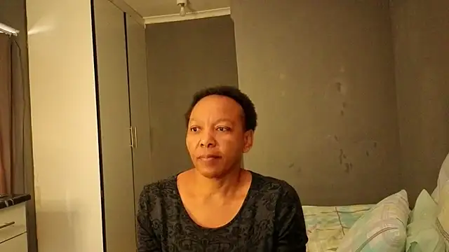 Lillyan N online show from November 7, 2025, 9:42 am