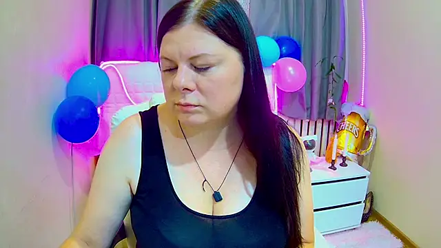 Snapshot of BritneyRaine chatting on September 22, 2025, 12:07 pm BritneyRaine online show from September 22, 2025, 12:07 pm