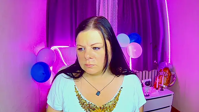 Snapshot of BritneyRaine chatting on September 24, 2025, 12:08 pm BritneyRaine online show from September 24, 2025, 12:08 pm