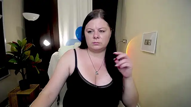 Snapshot of BritneyRaine chatting on October 8, 2025, 12:03 pm BritneyRaine online show from October 8, 2025, 12:03 pm