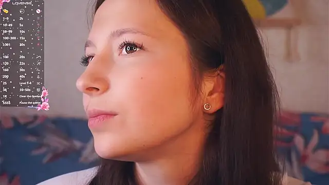 GabrielleLynchard online show from October 26, 2025, 7:20 pm