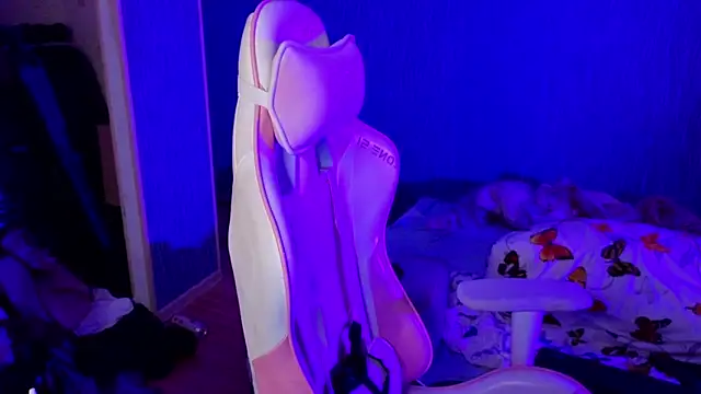 bekvafluttershy online show from November 26, 2025, 12:55 am