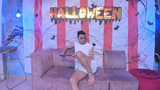 Snapshot of Juicy_Creww chatting on October 16, 2025, 9:43 am Juicy Creww online show from October 16, 2025, 9:43 am