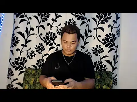 Snapshot of Gayasianzowe chatting on October 1, 2025, 2:34 pm Gayasianzowe online show from October 1, 2025, 2:34 pm