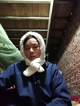 Snapshot of lily-00 chatting on November 28, 2025, 9:23 am lily-00 online show from November 28, 2025, 9:23 am