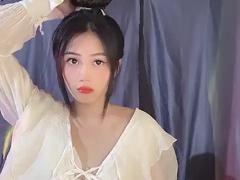 Snapshot of Lyly4757 chatting on October 12, 2025, 2:49 pm Lyly4757 online show from October 12, 2025, 2:49 pm