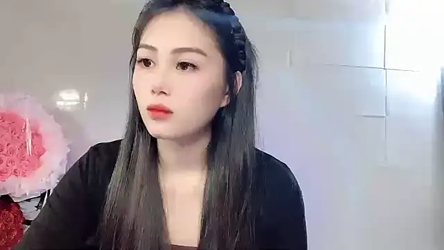 Lyly4757 online show from November 17, 2025, 2:34 pm