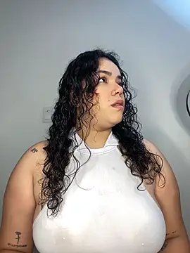 Snapshot of krisstenSantos chatting on October 27, 2025, 1:59 pm krisstenSantos online show from October 27, 2025, 1:59 pm