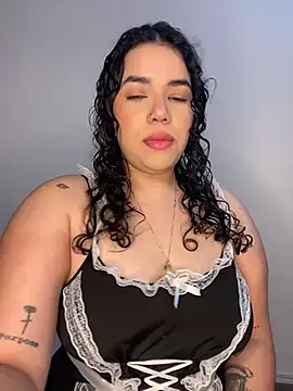 Snapshot of krisstenSantos chatting on November 18, 2025, 12:20 pm krisstenSantos online show from November 18, 2025, 12:20 pm