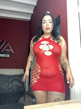 Snapshot of krisstenSantos chatting on November 26, 2025, 12:28 pm krisstenSantos online show from November 26, 2025, 12:28 pm