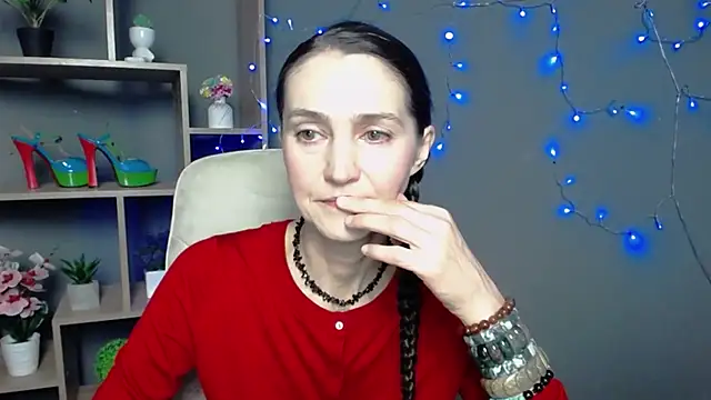 TayaFinch online show from November 18, 2025, 1:15 pm