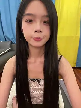 qiqi x online show from October 14, 2025, 2:29 pm