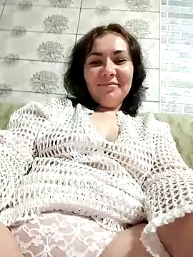 Mia24Blove online show from October 18, 2025, 7:47 pm