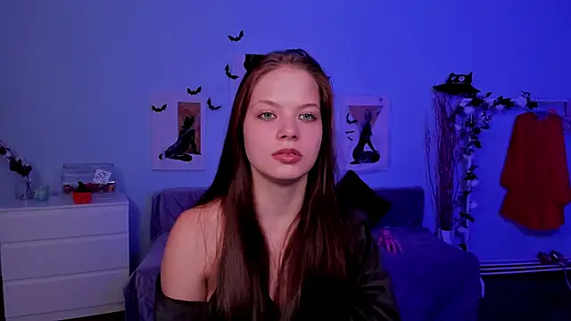 BetsyKiss online show from October 28, 2025, 5:15 pm