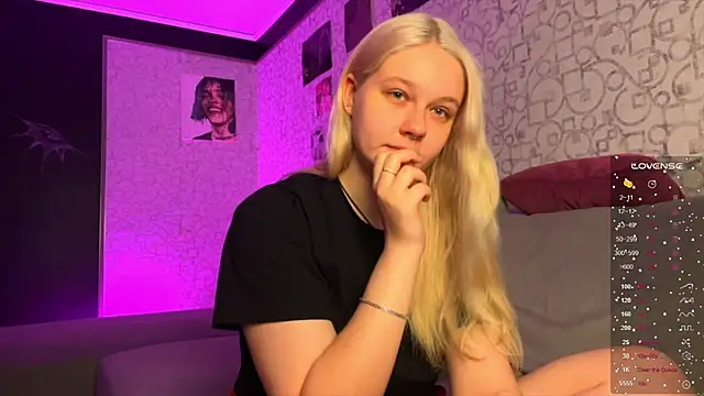Snapshot of Dory_liss chatting on October 22, 2025, 12:05 pm Dory liss online show from October 22, 2025, 12:05 pm