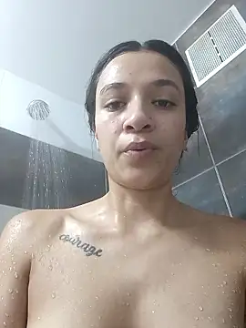 Snapshot of MiQeilaSweet chatting on November 23, 2025, 3:06 am MiQeilaSweet online show from November 23, 2025, 3:06 am