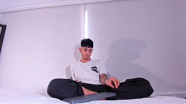 j martony online show from November 25, 2025, 12:05 pm