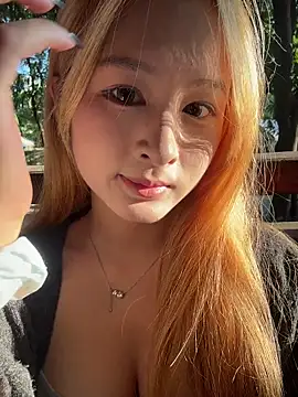 yuki june online show from October 27, 2025, 9:13 am